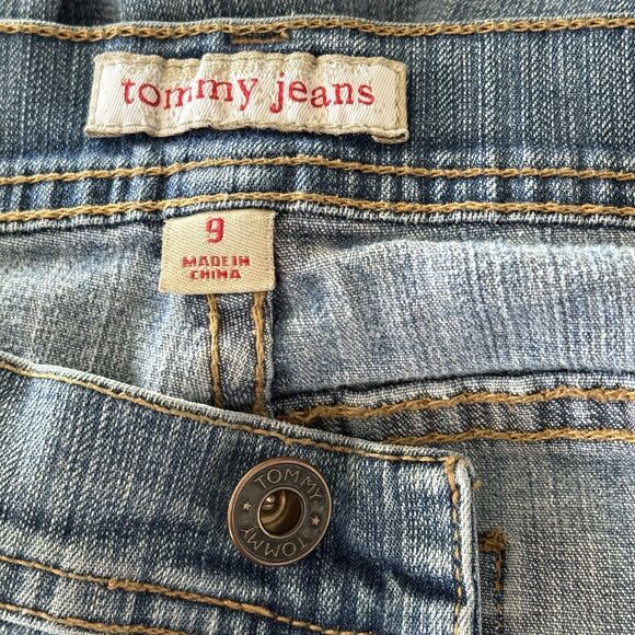 Tommy Jeans Jrs SZ 9 Flare Floral Embroidered Stretch Pocket Zip-Fly Frayed Hems - Picture 10 of 11